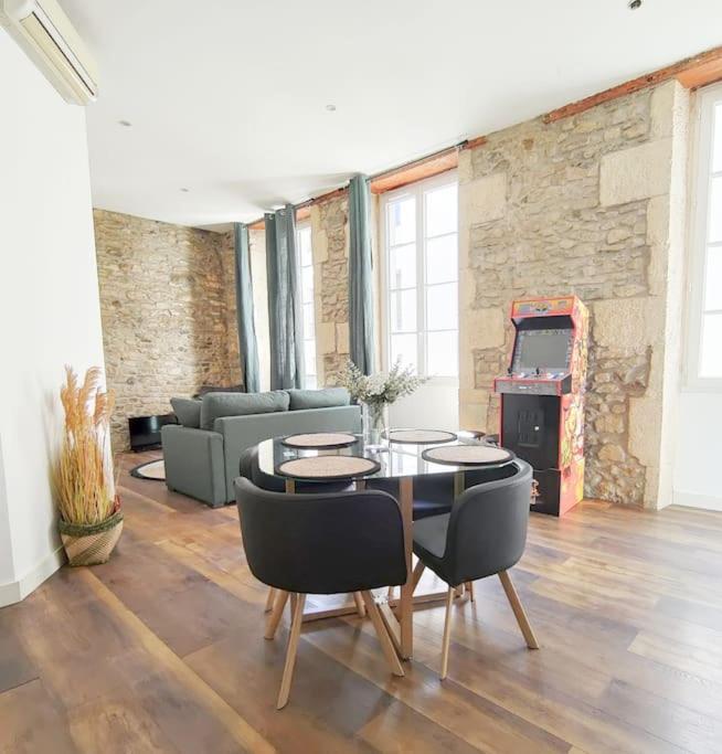 Appartement L'Arcadia 4 Lits Climatise Jeu D'Arcade Centre Historique Nîmes Extérieur photo